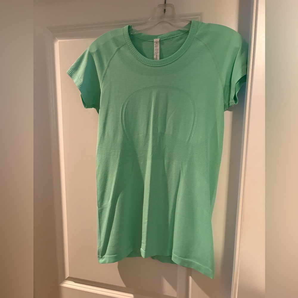 lululemon athletica Mint Green Short Sleeve Tee